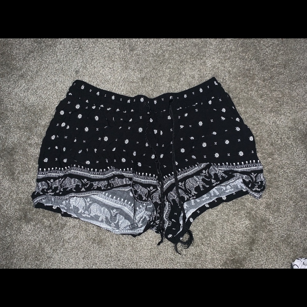 Flowy black shorts